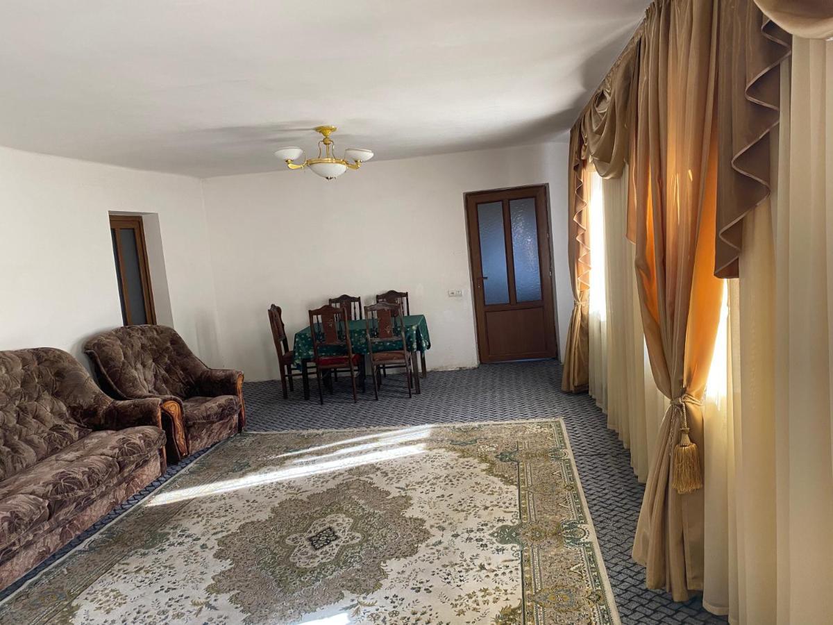 Friend'S House Rooms Near Airport Ghukasavan المظهر الخارجي الصورة