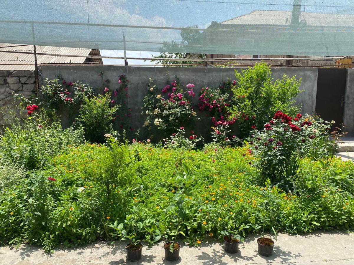 Friend'S House Rooms Near Airport Ghukasavan المظهر الخارجي الصورة